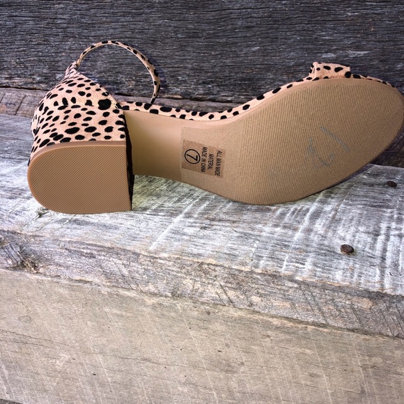 Cute Animal Print Block Heeled Sandals - Picture 6 of 8